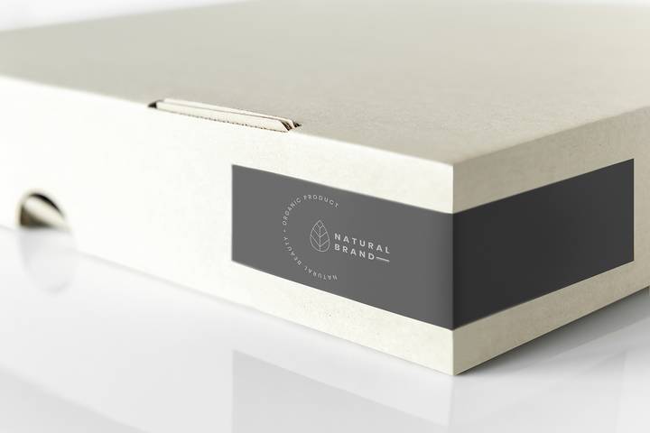 How are custom food boxes with logos designed?